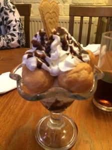 Profiterole sundae